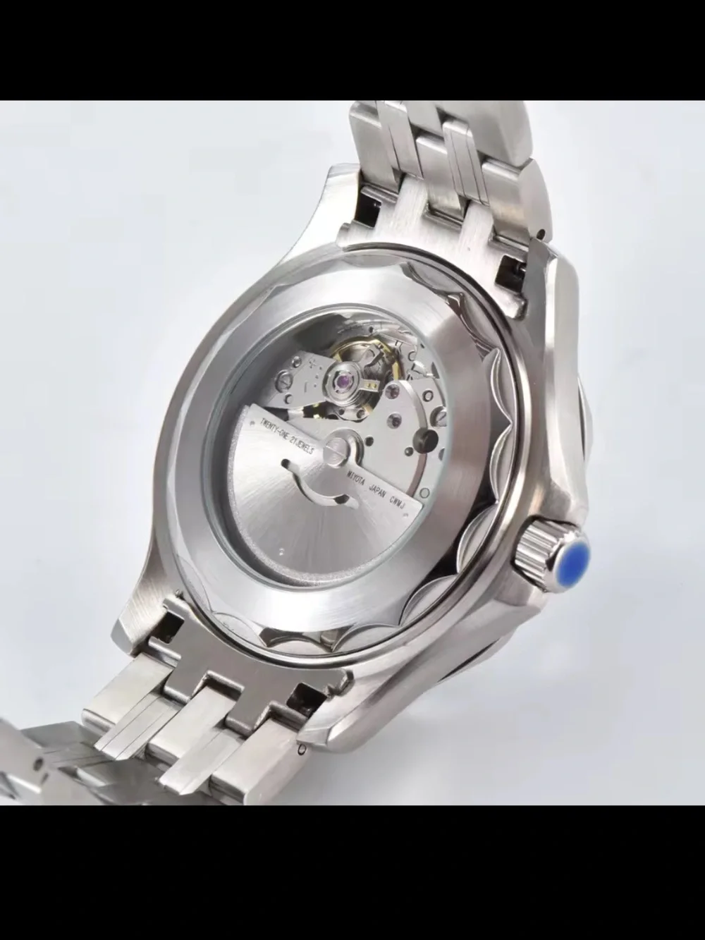 New Automatic Men's Green 007 Diver Watch with Stainless Steel Bracelet